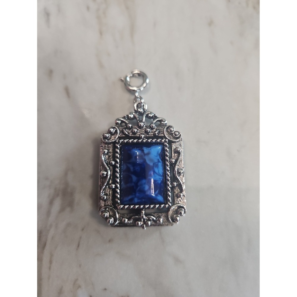 Vintage Sarah Coventry "Roman Holiday" (1973) Pendant Blue Silver Tone